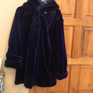 Dennis Basso coat. Detachable hood. Dark blue velvet.